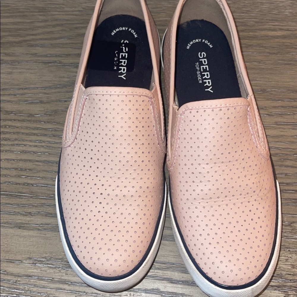 Blush color Sperry